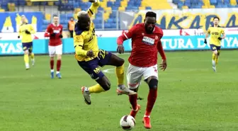 Ankaragücü ile Sivasspor Arasındaki Maçın İlk Yarısı Golsüz Sonuçlandı