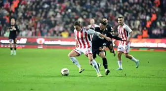 Galatasaray, Samsunspor'u 2-0 mağlup ederek liderliğe yükseldi