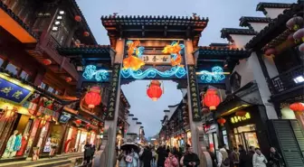 Nanjing'de Yeni Yıl Kutlamaları Şenlik Fenerleriyle Aydınlatıldı