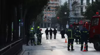 Atina'da Çalışma Bakanlığı önünde patlayan bomba hasara yol açtı