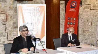 Barış Pehlivan Kuşadası'nda Okurlarıyla Buluştu