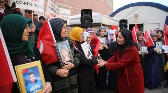 Diyarbakır anneleri HDP il binası önünde oturma eylemini sürdürüyor