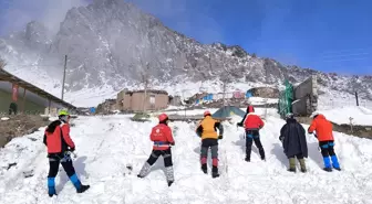 Iğdır'da Dağcılara Kış Şartlarına Uyum Eğitimi Verildi