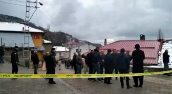 Tokat Niksar'da heyelan nedeniyle evlerde çatlaklar oluştu