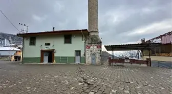 Niksar Günebakan Köyü'nde Heyelan Nedeniyle Cami Minaresi Yıkıldı
