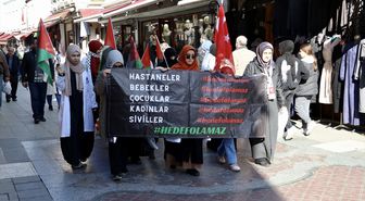 Sakarya'da Hekimler ve Sağlık Çalışanları İsrail'in Saldırılarını Protesto Etti