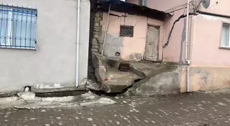 Tokat'ın Niksar ilçesinde heyelan: 10 ev tahliye edildi, 1 cami kapatıldı