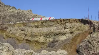 Uşak'ta toprak kayması nedeniyle 2 ev ve 1 ahır boşaltıldı