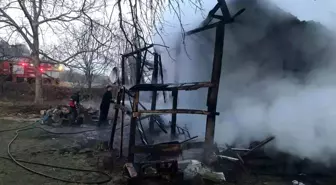 Zonguldak'ın Gökçebey ilçesinde bir ev yangında kullanılmaz hale geldi
