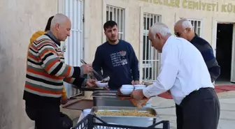 Adana'da depremde hayatını kaybeden gazeteciler ve vatandaşlar için anma programı düzenlendi