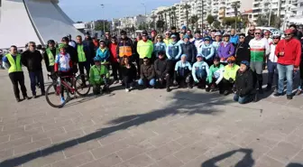 İzmir'de Depremde Hayatını Kaybedenler İçin Bisiklet Sürüşü Düzenlendi