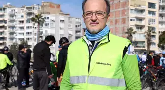 İzmir'de Depremde Hayatını Kaybedenler İçin Bisiklet Sürüşü