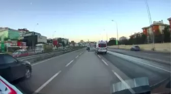 Çekmeköy'de Otomobil Sürücüsü Ambulansı Sıkıştırarak Trafiği Tehlikeye Attı
