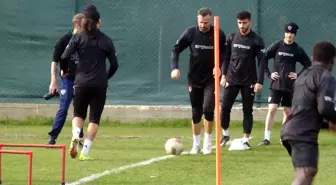 Hataysporlu Futbolcular Deprem Sonrası Hatay Halkı İçin Mücadele Ediyor