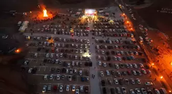 Kırıkkale'de Vatandaşlar Arabalı Sinema Keyfi Yaptı