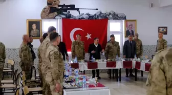 Şırnak Valisi Mehmetçiklerle Bir Araya Geldi