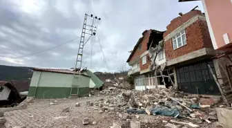 Tokat'ın Niksar ilçesinde heyelan sonucu 39 ev boşaltıldı