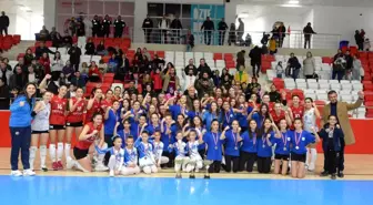 Bozüyük Belediyesi Kadın Voleybol Takımı 3-0 Kazandı