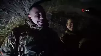 Zelenskiy, cephe hattındaki askerleri ziyaret etti