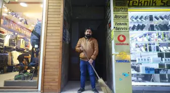 Depremzede Mehmet Çabuk, kurtarıldığı köpeğiyle buluşacak