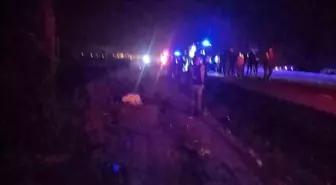 Burdur'da Otomobil Şarampole Devrildi: 2 Ölü, 1 Ağır Yaralı