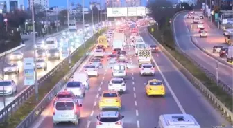 İstanbul'da Okulların Açılmasıyla Trafik Yoğunluğu Arttı