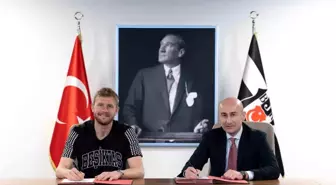 Beşiktaş, Nottingham Forest'tan Joe Worrall'ı kiralık olarak kadrosuna kattı