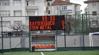 Kayseri Esen Metal SK, Kayserigücü FK'yı 3-0 yenerek zirveyi yakından ilgilendiren karşılaşmadan galip ayrıldı