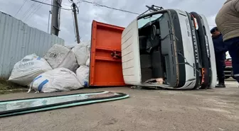 Kocaeli Gebze'de tır ile kamyonet çarpıştı: 2 yaralı