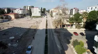 Osmaniye'de depremden etkilenen İstasyon Caddesi eski günlerini arıyor