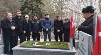 Şehit Jandarma Uzman Onbaşı Ufuk Deniz, kabri başında anıldı