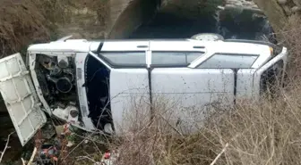 Sungurlu'da otomobil menfeze uçtu: 1 yaralı