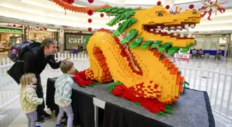 Kanadalı Lego yapımcısı dev bir lego ejderhası inşa etti