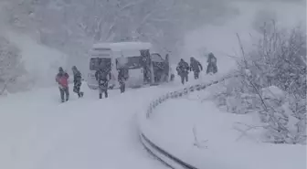 Ardahan'da Kar Yağışı Nedeniyle Ulaşım Kapandı