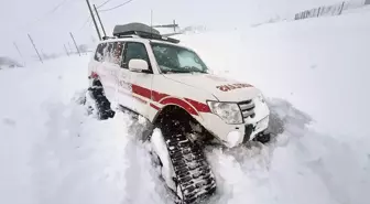 Kardan Yolu Kapanan Köylerdeki Hastalar Kurtarıldı