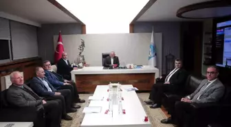 Kayseri Büyükşehir Belediye Başkanı Dr. Memduh Büyükkılıç, gece mesaisine devam ediyor
