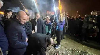 İzmir Büyükşehir Belediye Başkanı Tunç Soyer, Kahramanmaraş depremlerinin birinci yıl dönümünde anma törenlerine katıldı