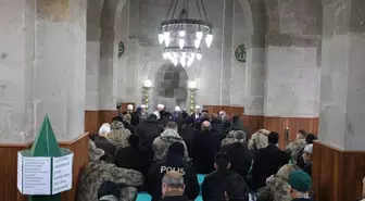 Bitlis'te depremde hayatını kaybedenler için mevlit okutuldu