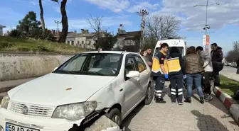 Sinop'ta otomobil ile motosiklet çarpıştı: 1 yaralı