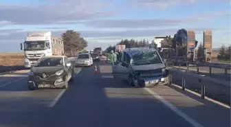 ESKİŞEHİR'de TIR'a çarpan araçta bir kişi hayatını kaybetti