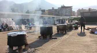 İskenderun'da Deprem Yılında Taziye Yemeği Hazırlandı