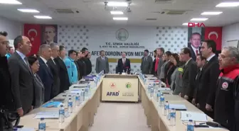 İzmir'de Deprem Anma Programı Düzenlendi