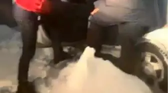Kars'ta donmak üzere olan 1'i kadın 3 kişi kurtarıldı