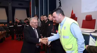 Kayseri Büyükşehir Belediyesi Arama Kurtarma Personeline Plaket Töreni