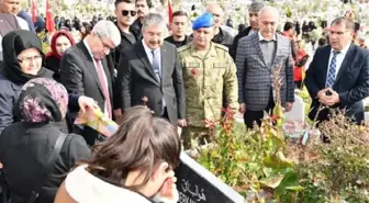Osmaniye'de depremde hayatını kaybedenler anıldı