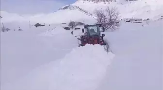 Şırnak'ta Kar Yağışı Nedeniyle 13 Köy ve 7 Mezra Ulaşıma Kapandı