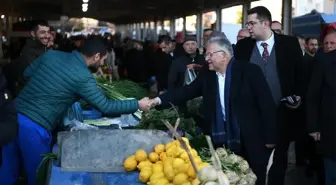 Başkan Büyükkılıç, Esenyurt Mahallesi'ndeki Semt Pazarını Ziyaret Etti