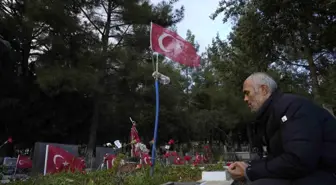 Depremde Ailesini Kaybeden Baba: Bir Yıl Geçmiş Gibi Hiçbir Şey Değişmiyor