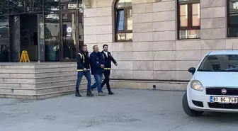 Düzce'de çıkan silahlı kavgada akrabasını yaraladıktan sonra polise teslim olan şüpheli adli kontrol şartıyla serbest bırakıldı