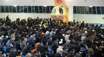 Miraç Kandili'nde depremde hayatını kaybedenler unutulmadı